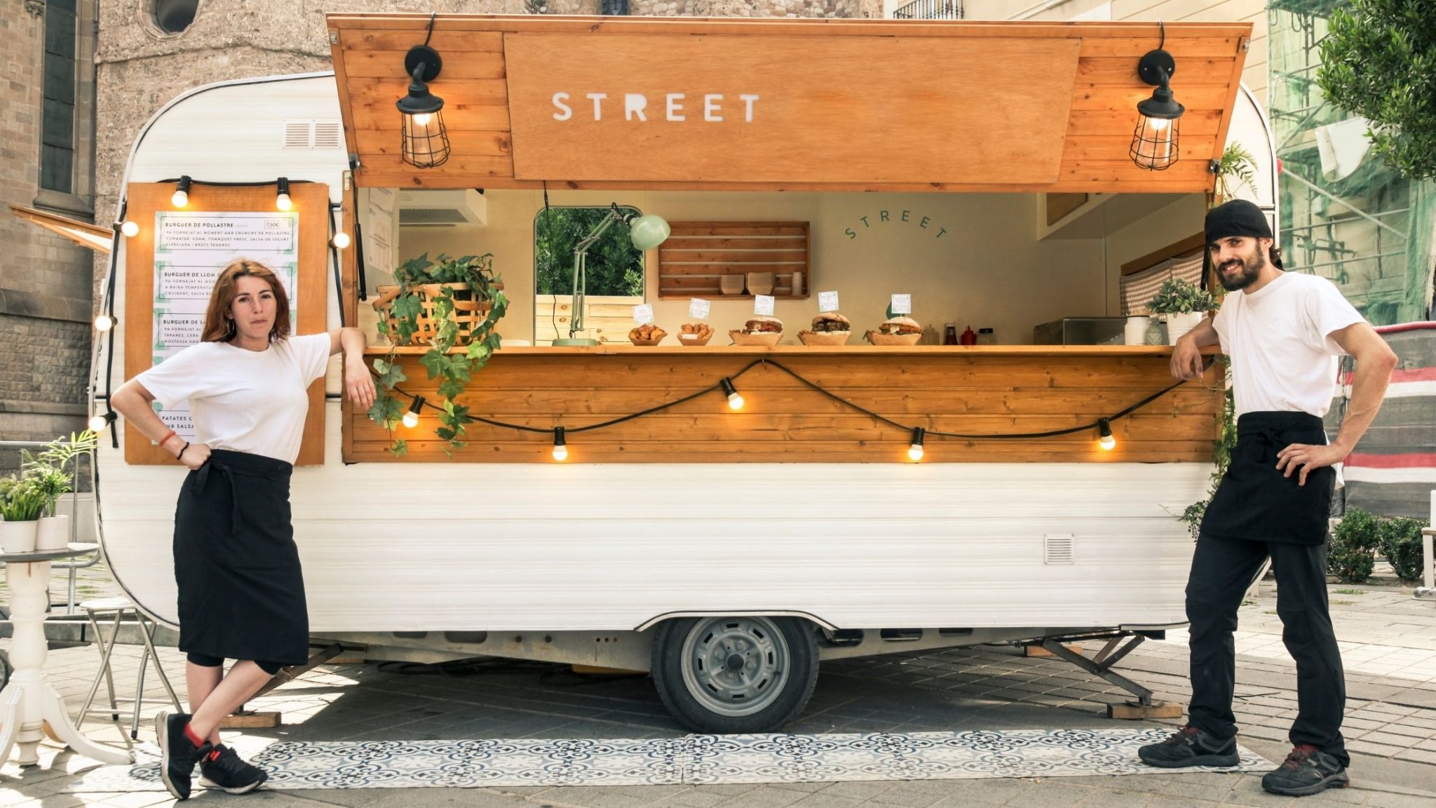 What To Look For When Buying A Food Truck? - Medieval Equipment