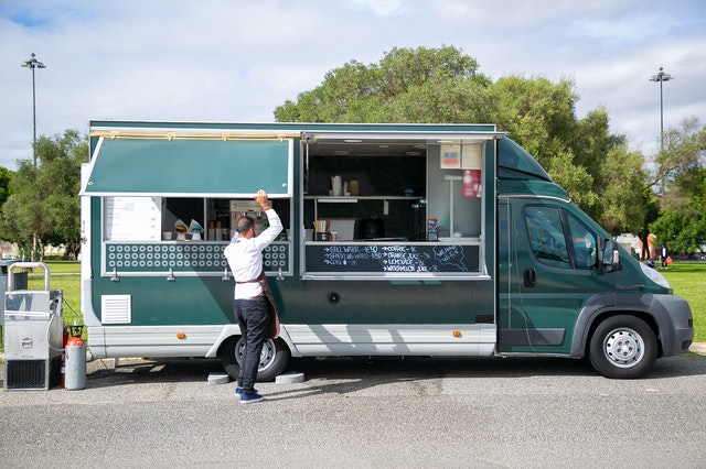 Summer Tips for Food Trucks find a good shade