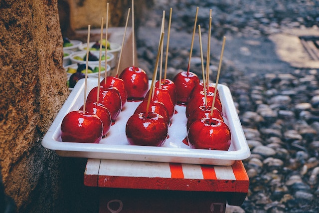 Popular Traditional Halloween Foods Apples